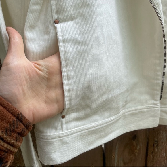 LILLA P Women’s White Moto Bomber Zip Up Corduroy Jacket NWOT Size Medium - Picture 6 of 15